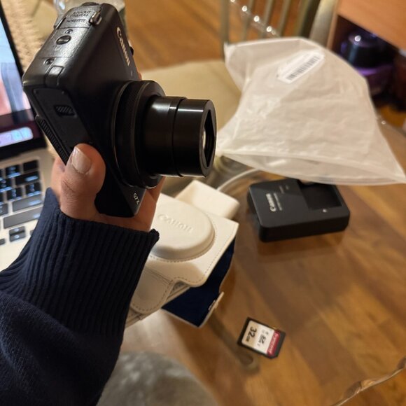 ***NEW G7X ORIGINAL CANON CAMERA WITH CHARGER/SD CARD ETC...AVAILABLE STILL! - Picture 3 of 8